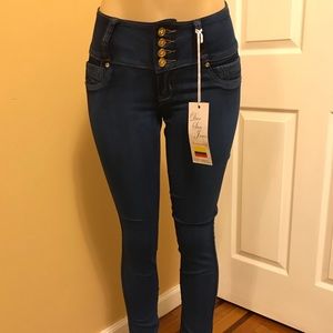 LIQUIDATION SALE!!

HURRY GET YOUR TODAY! 🔥BEST PRICE! COLOMBIAN PUSH UP JEANS🔥